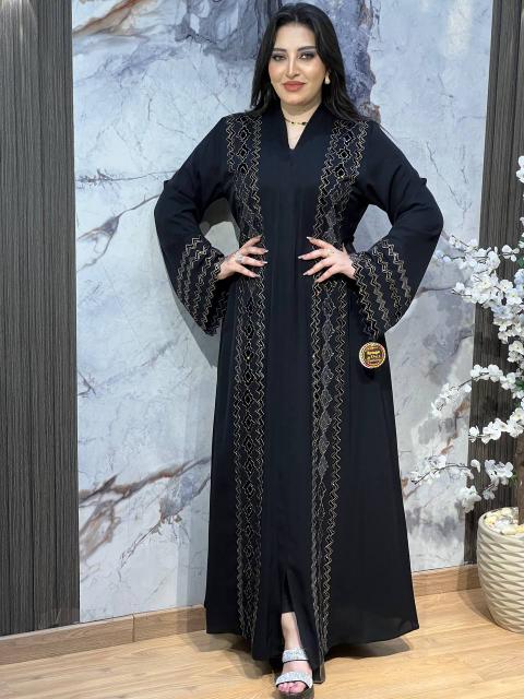 Abaya Noire en Soie – Broderies Dorées Artisanales