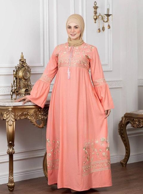 Abaya en Coton Pêche avec Broderies Dorées – Élégance & Confort