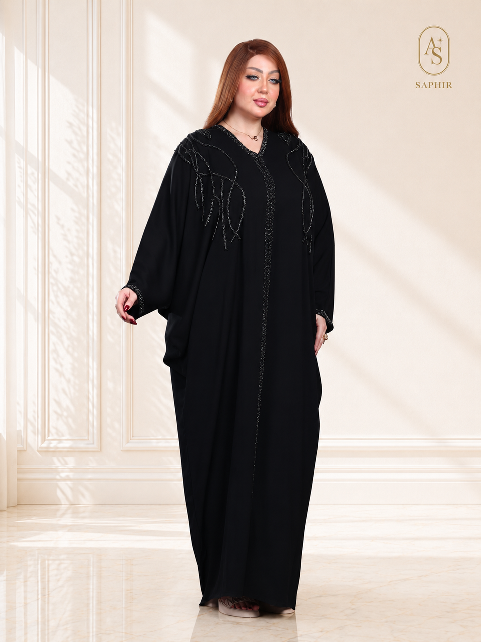 Abaya Saffya noire en crêpe de soie avec voile